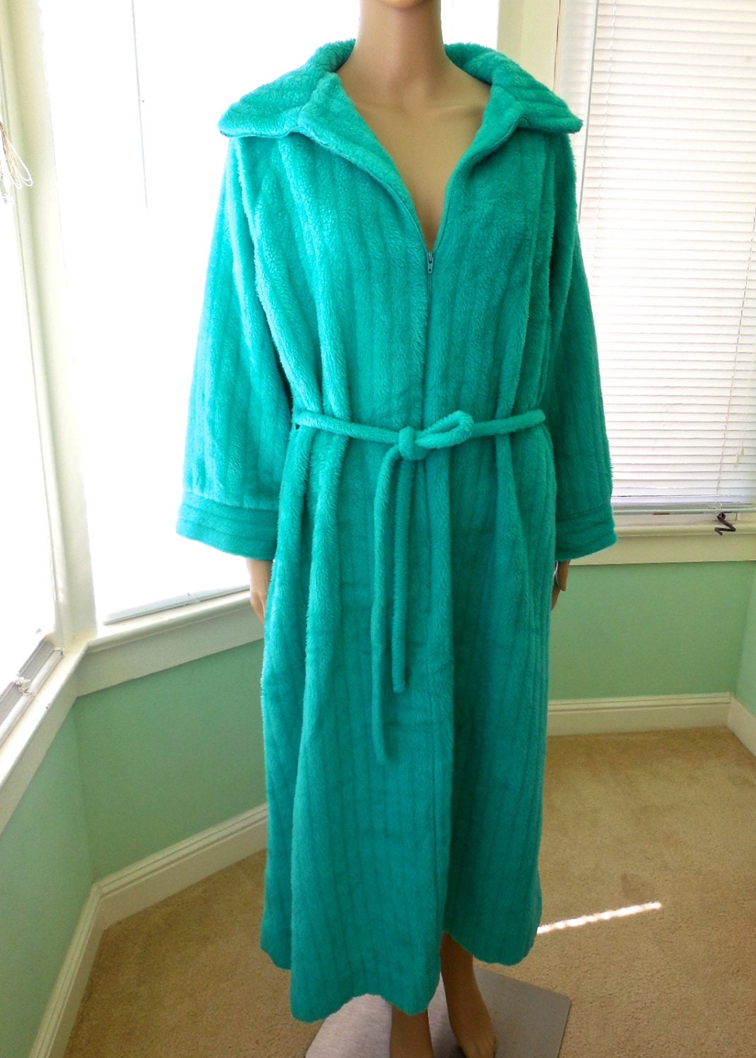 Vintage MONTGOMERY WARD House Robe Womens Robe by SeadawlVintage
