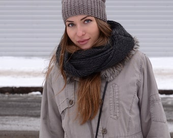 Brown knit winter hat, Fur pompom hat, Knit hat with fur pompom, Pom pom hat, Womens winter hat woth fur pom pom, Winter beanie fur pompom