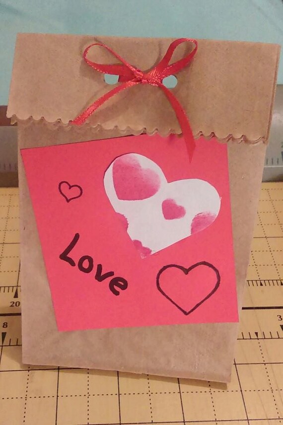 12 Kraft/Paper Valentine Series Gift Bags. Handmade. by LovAlys