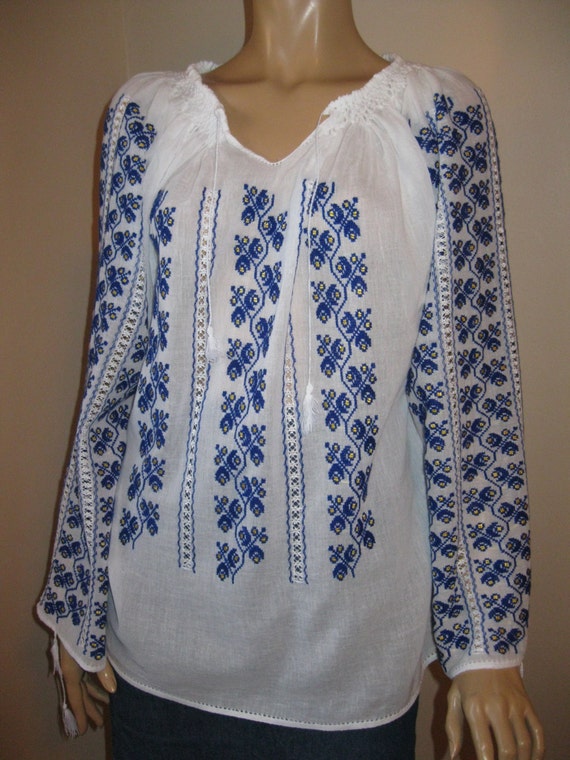 Hand embroidered Romanian blouse dark blue flowers size M/L