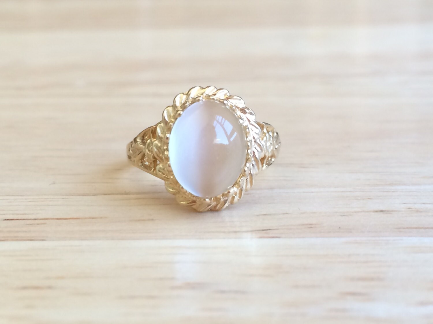 Vintage 10kt Yellow Gold Moonstone Ring Size 6 1/2 Sizeable