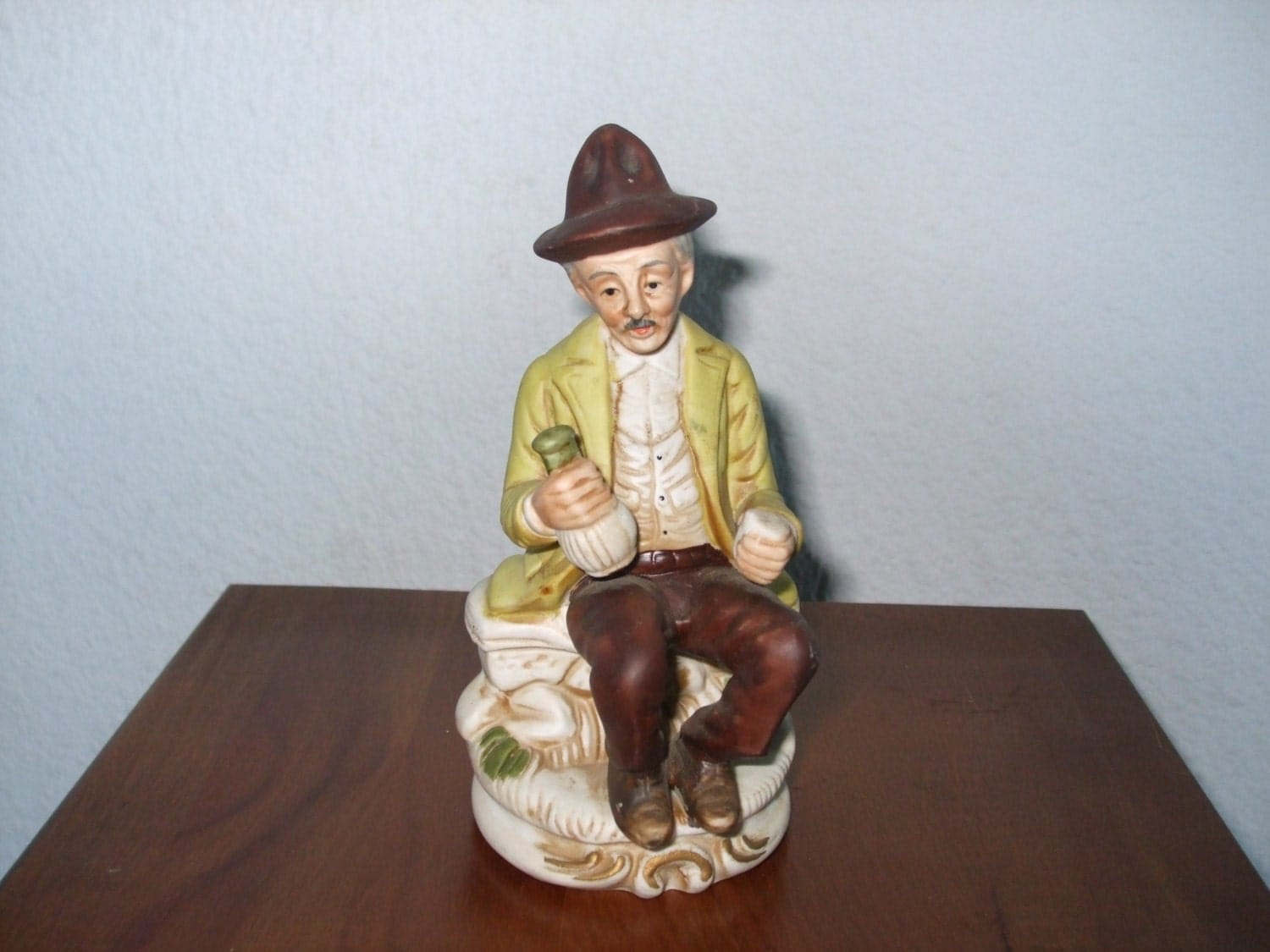 tramp figurine