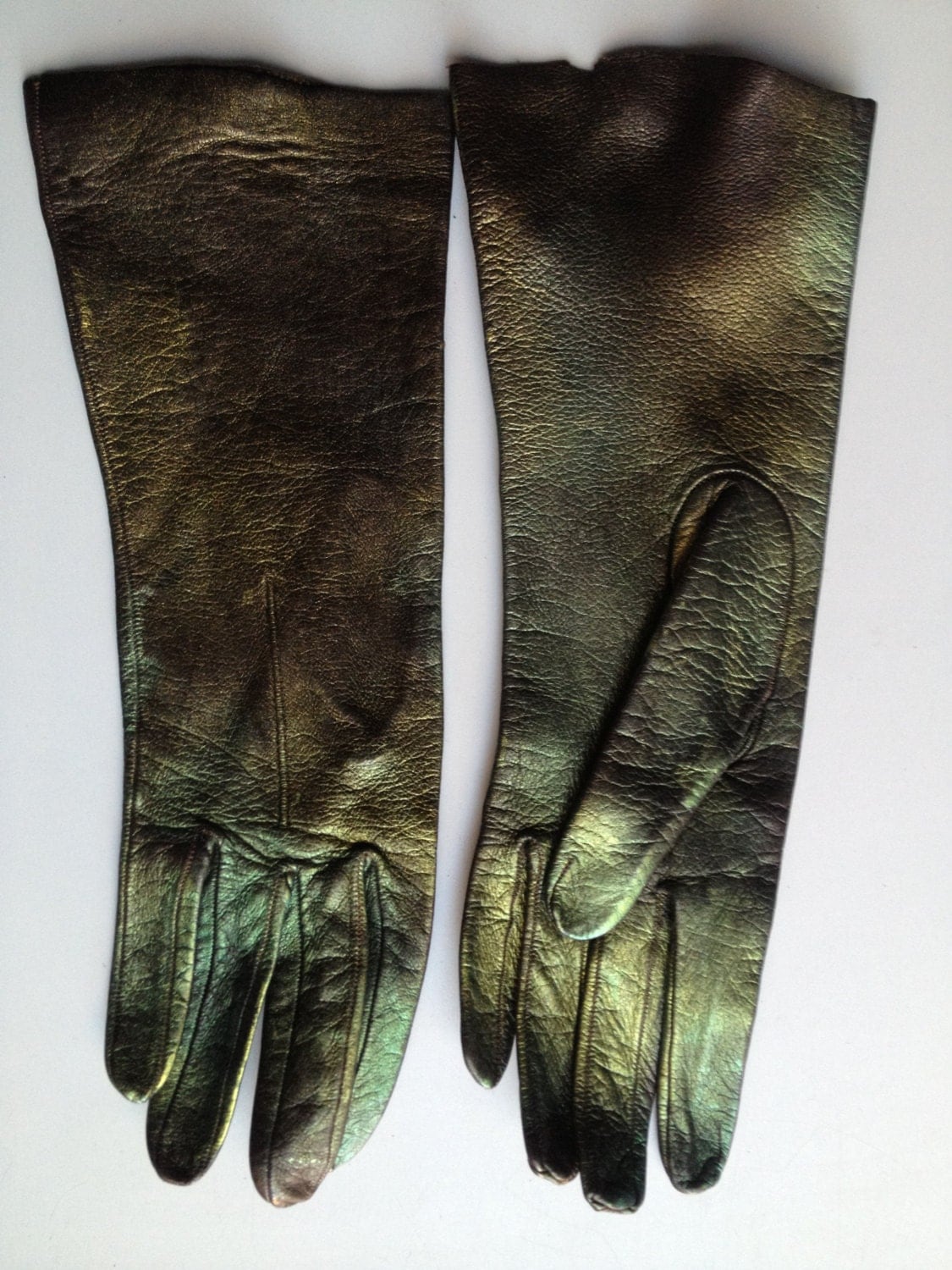 Handmade leather gloves by Fashionstops on Etsy