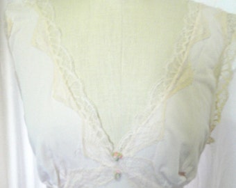 Antique Pink Long Nightgown with Lace Trim Size Small