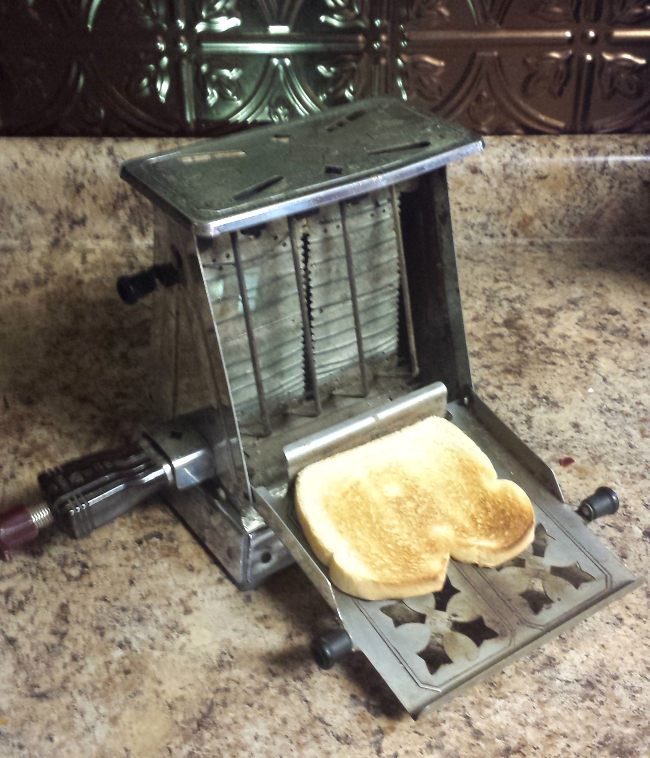 1930s MadeRite Flopper Style Toaster Free by