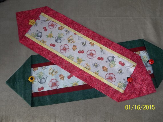 Mini  Red to made Runners, Design measure runners with Theme Border. Table Green table or Garden