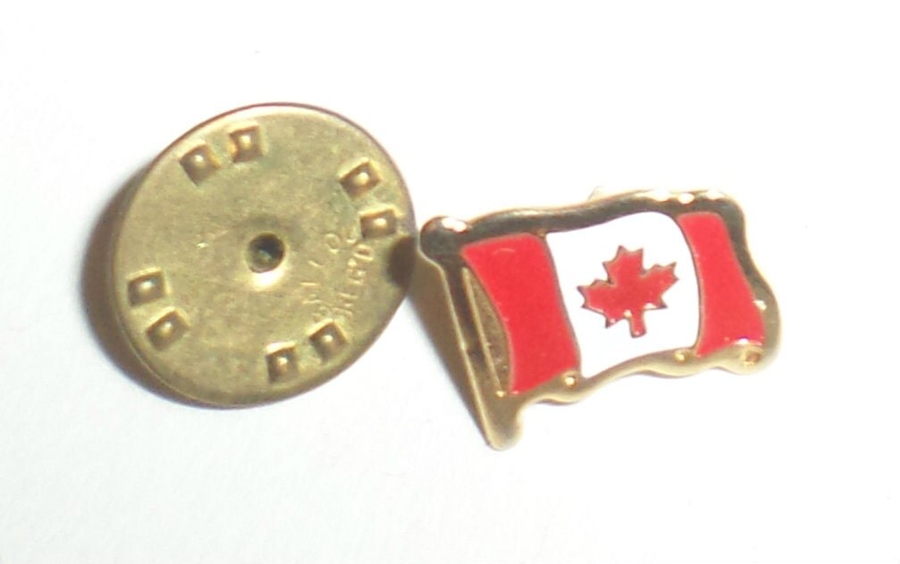 Vintage Canada Lapel Pin Canadian Flag Tie Tack Canadian