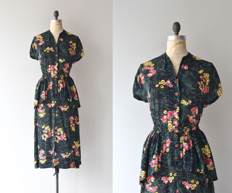 Button Mums dress vintage 1940s floral dress 40s by DearGolden