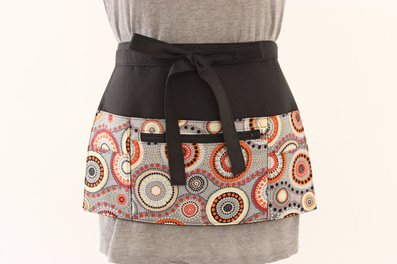 Vendor apron half apron with zipper pocket by TraceyLipman