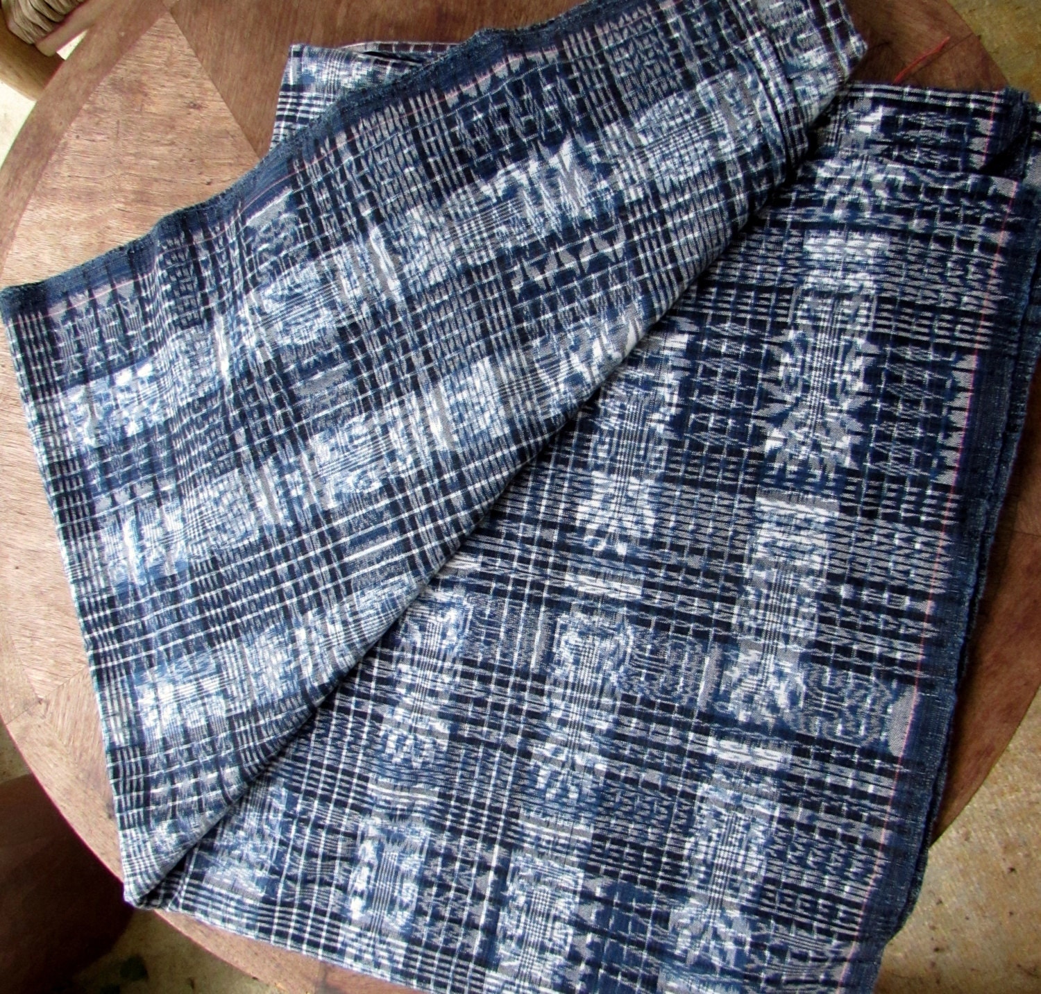 Guatemalan Ikat Corte Fabric by Spanglishfabrics on Etsy