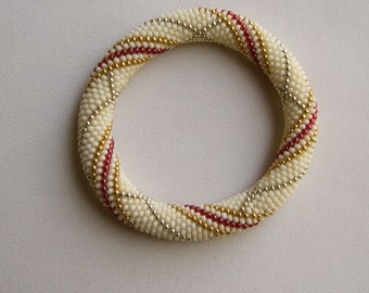 Bead Crochet Bangle Pattern: The Contessa's Mini Bead Crochet Bangle Pattern
