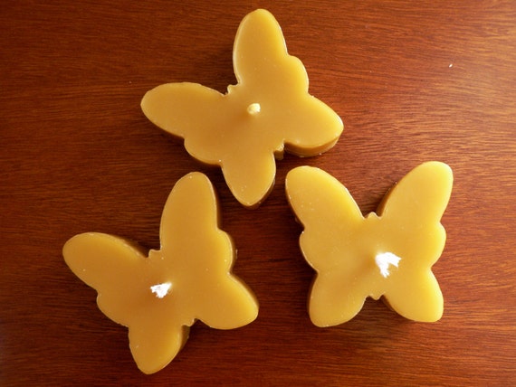 Beeswax floating candles / Set of 3 butterflies naturaly honey scented / Spring Summer celebration / Home & garden decor / Unisex gift idea