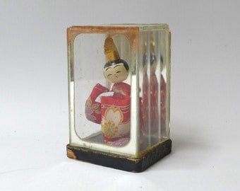 Vintage collectable small Japanese geisha doll diorama, shadow box miniature geisha doll, mid century Japan souvenir