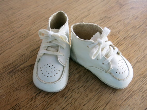 Vintage White Leather Baby Shoes High Top Laces by ShurleyShirley