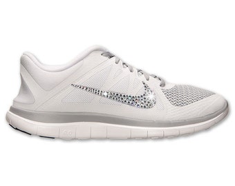 nike womens silver running shoes