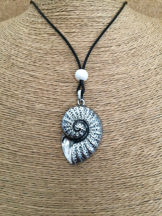 Silver NAUTILUS SHELL Leather & Freshwater Pearl Necklace