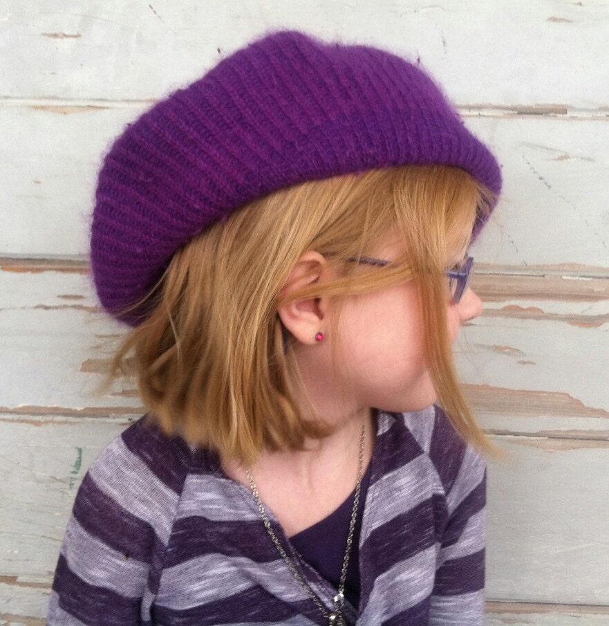 Hipster Purple Beret Made of Cashmere by Aris by happydayantiques