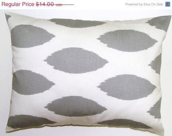 Popular Items For Grey Throw Pillows On Etsy   Il 340x270.742723418 306r 