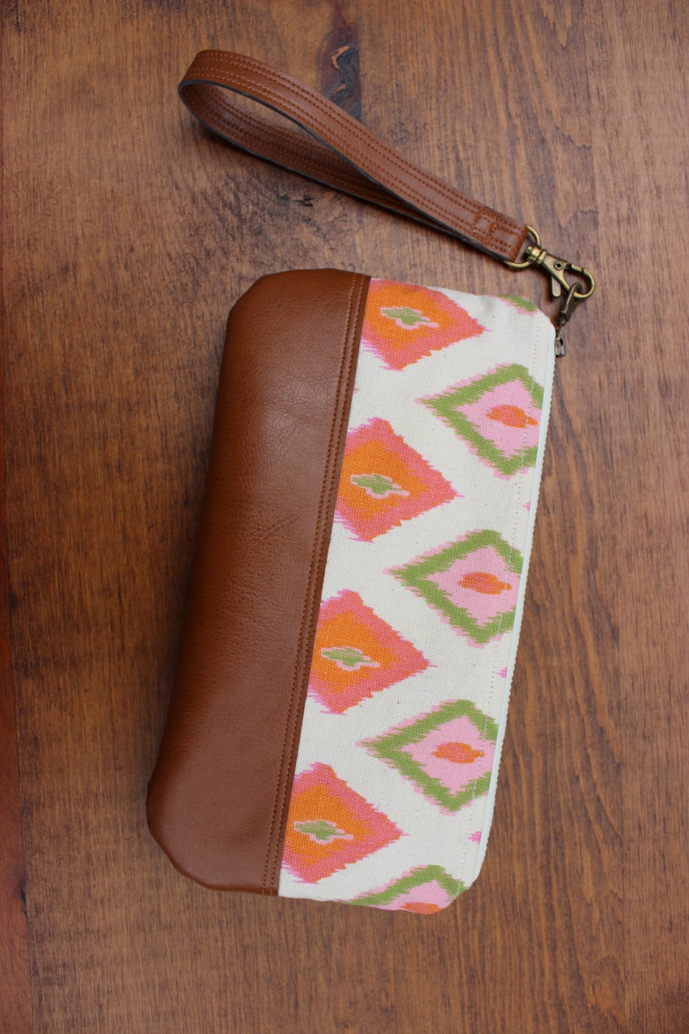 mini wristlet wallet