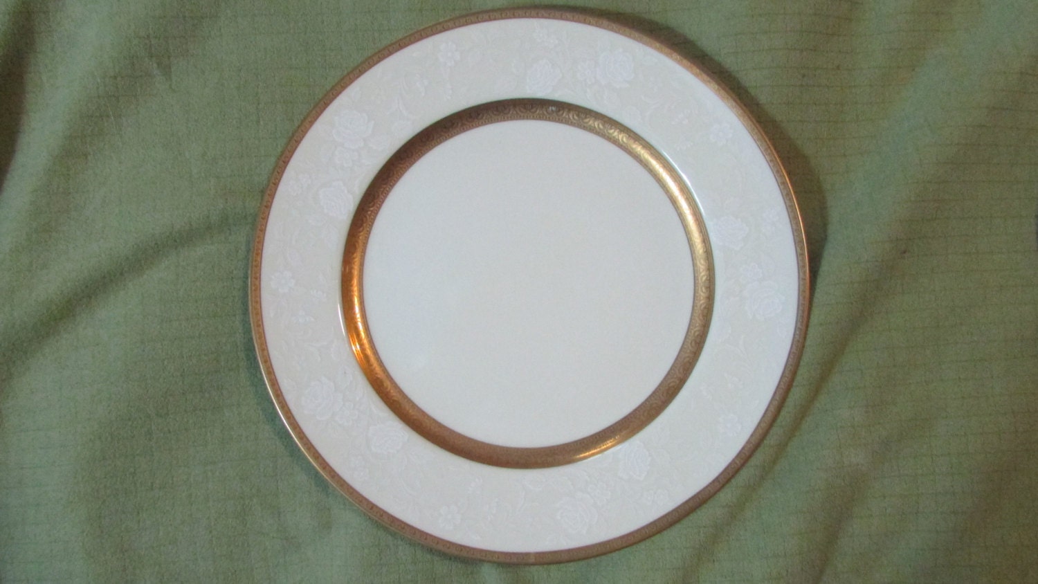 Mikasa Antique Lace Dinner Plate Bone china by VintageMarcella