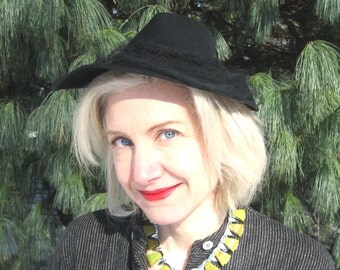 1940s black wool kepi crown fedora with net