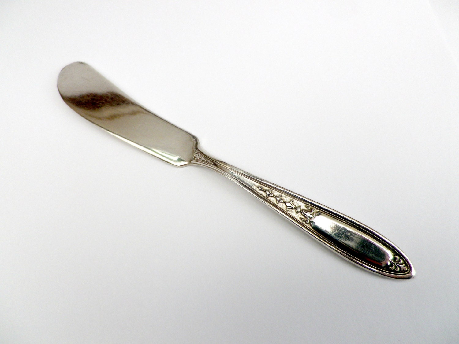 Silver plated butter knife butter spreader cartouche
