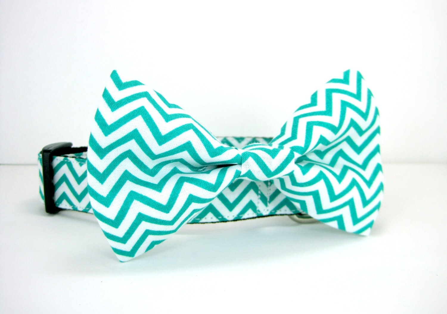 Bow tie Dog CollarChevron Teal and White Dog Collar with bow