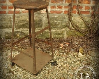 Vintage Industrial Rolling Machinist Metal Drafting Stool
