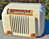 スマートな外観 1947 アイボリー ベンディックス アビエーション モデル 526a ベークライト AM 管 AM ラジオが動作します。