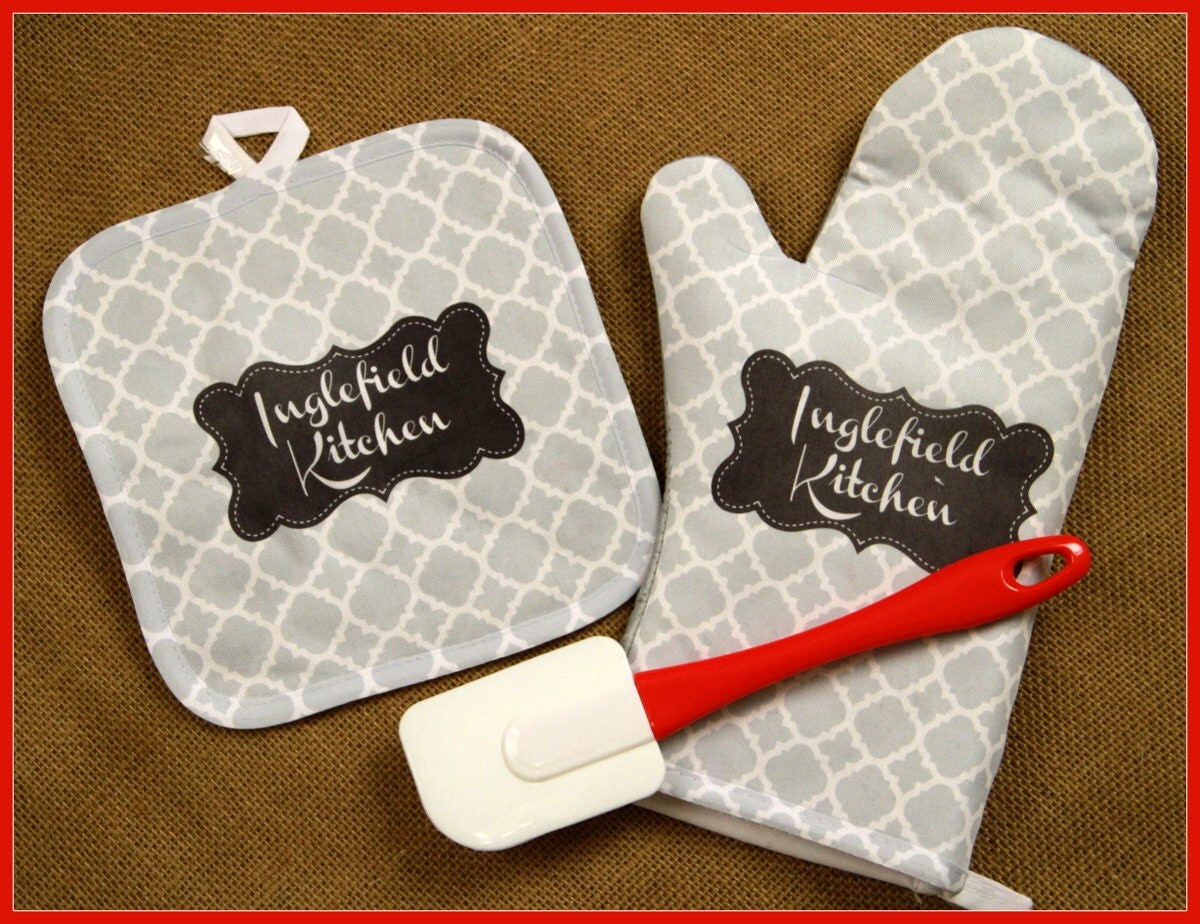 Oven Mitt Pot Holder Gift Monogrammed Gift Set by ChicMonogram