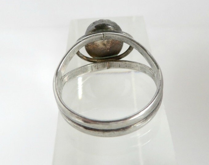 ON SALE! White Cat's Eye Ring, Vintage Sterling Silver Cat Eye Ring, Size 7.5