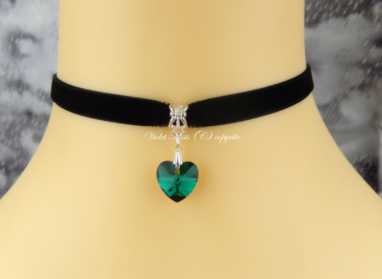 Gothic Black Velvet Choker/Necklace with Foil Backed Emerald