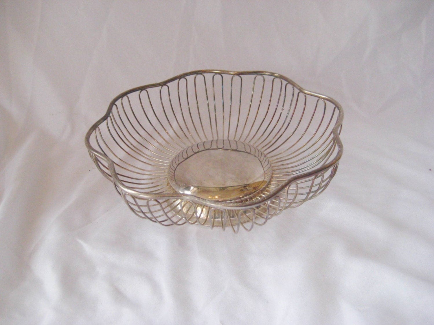 Wire bowl Decorative metal bowl fruit bowl by CathysShabbyFarm