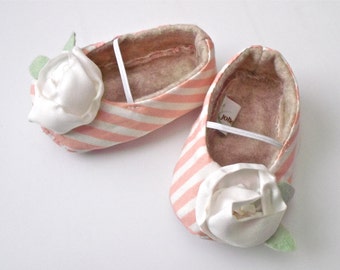 JULES baby girl shoes. Pink and white stripe. White flower