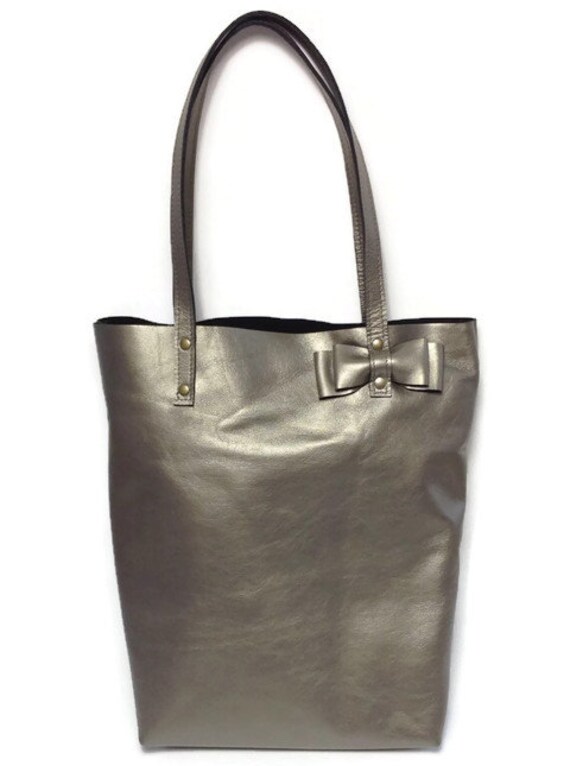 Metallic leather tote bag // Simple market by AngelaValentineBags