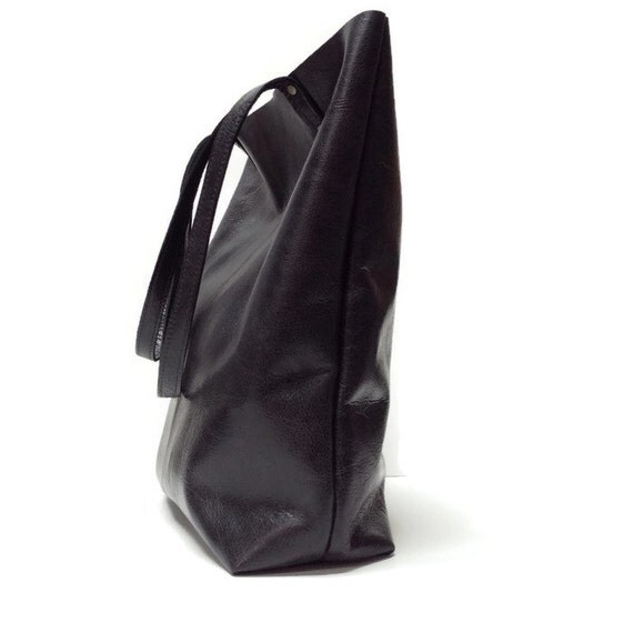 Items similar to Black leather tote bag // Simple market tote bag ...
