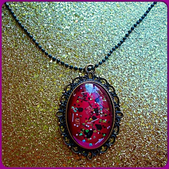 Pink glitter cabochon nacklace