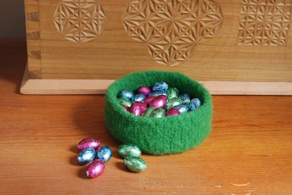 Spring green felted wool bowl, small Easter basket, spring decor,