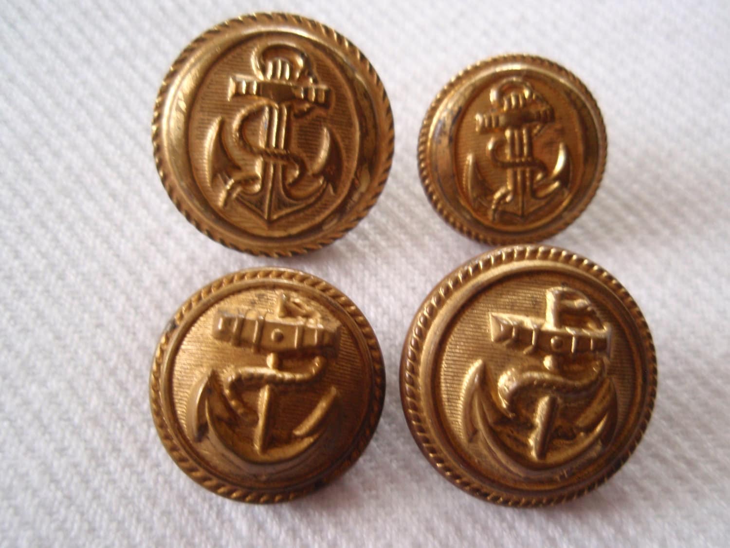 Lot of 4 Naval Navy Brass Buttons Different Sizes Collectible