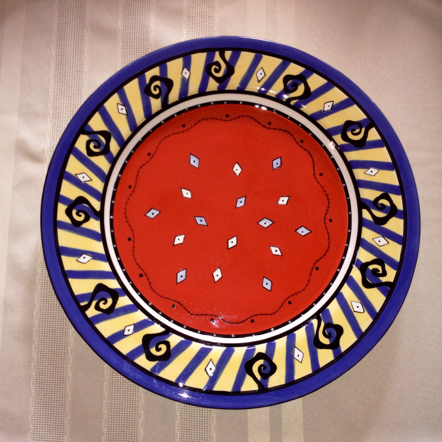 bright-vintage-90s-dinner-plate-in-red-blue-by-thefoxandthimble