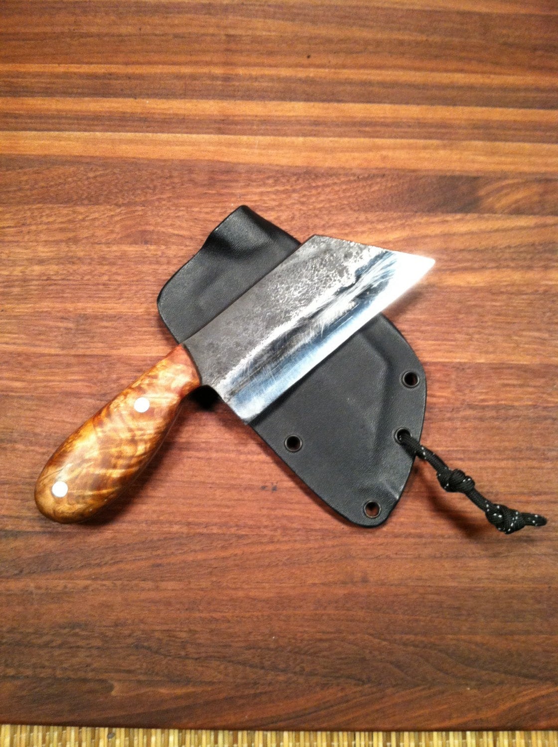 4.75 Knife made from recycled leaf spring with by Earthcrack