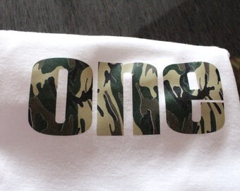 Sale - Birthday Boy ONESIE - Camo vinyl ONE - First boy birthday outfit - Bodysuit, One tee camouflage boy