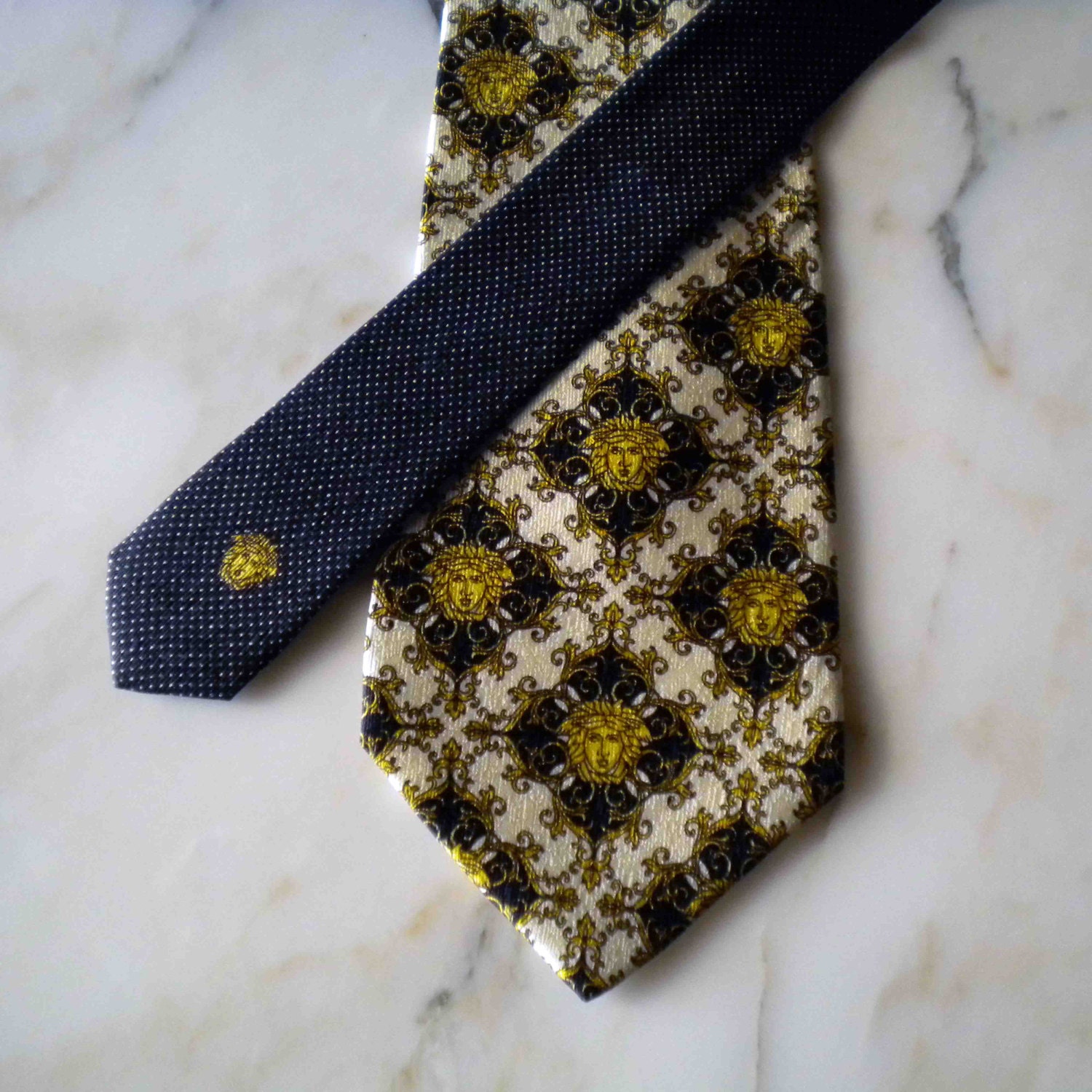 Neck tie by Gianni Versace. Made in Italy neck tie. Man’s accessory 80 ...