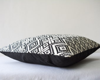 Black and White Kilim Pattern Jacquard Pillow Cover , Kilim Pattern Cushion , Black & White Pillow , Housewares , Throw Pillow