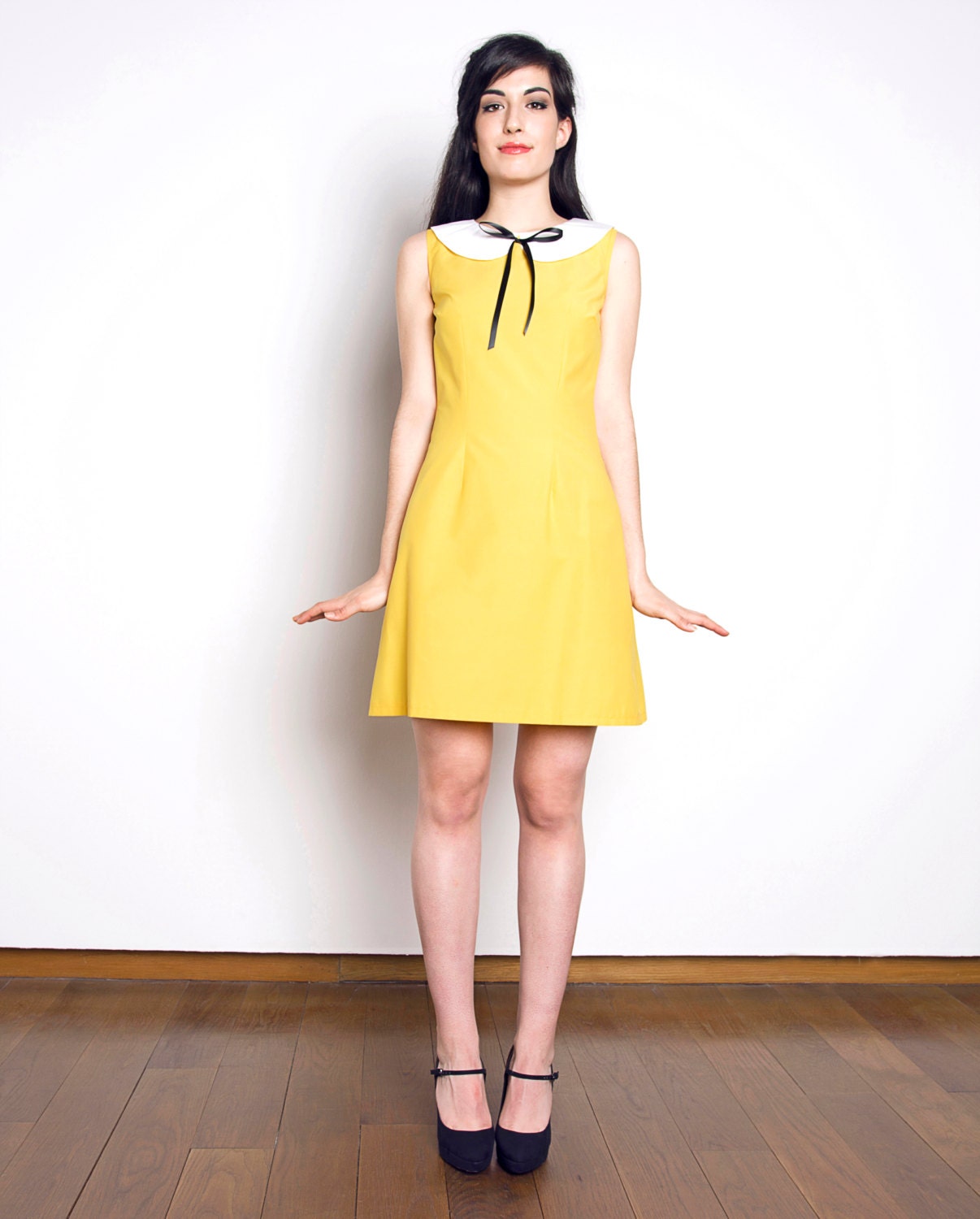 Peter pan collar dress cotton yellow white bow mod 1960s dress