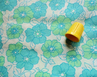 green floral print vintage cotton fabric -- 42 wide by 1 3/8 yard