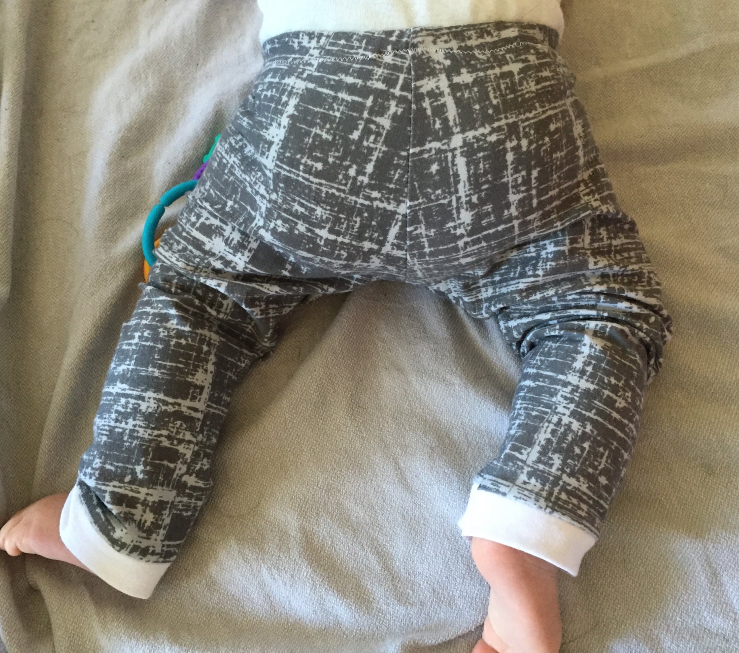 Baby Leggings Grey static with white cuffs