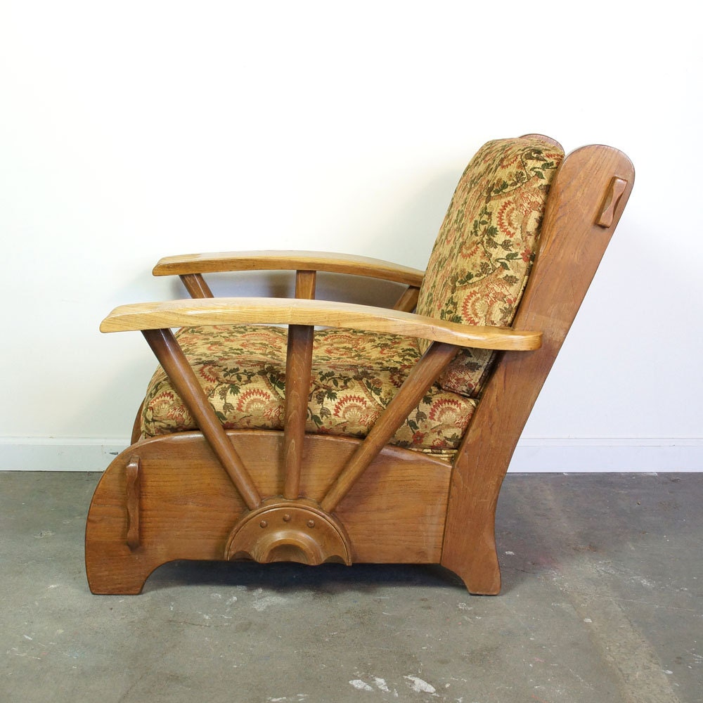Wagon Wheel Club Chair / Solid Wood Rancho Style Lounge Chair / Vintage