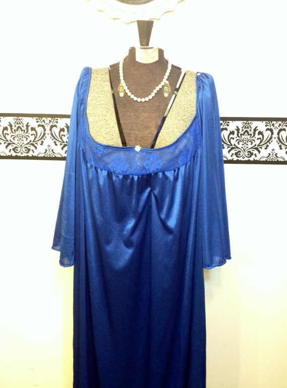 1980 S Plus Size Pin Up Nightgown In Periwinkle Vintage