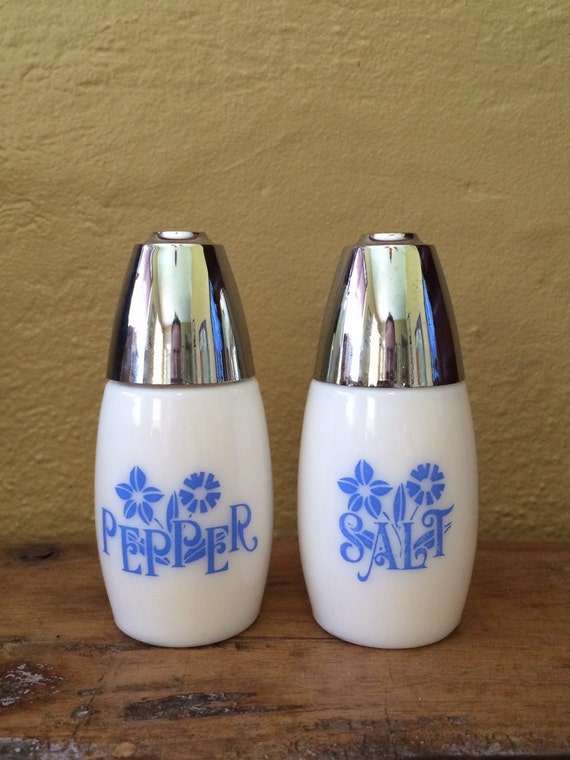 Vintage Westinghouse Gemco Milk Glass Salt & Pepper Shakers